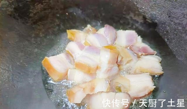 白菜炖豆腐怎么做才好吃第1步不要炒白菜，记住3个窍门，真香啊！