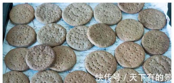 牛奶|想吃饼干自己在家做，不油炸，不放添加剂，低脂又健康，香脆可口