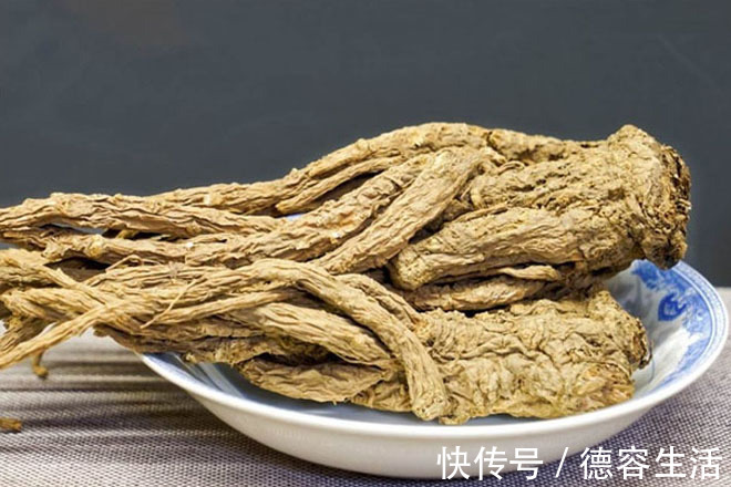 大夫|妇科大夫女人到了45岁,常用4种中药泡水喝,补气血、养子宫