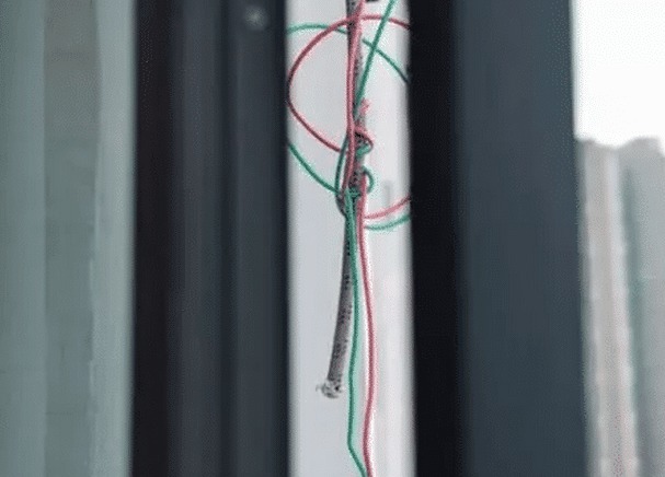 孩子|熊孩子割断安全绳, 害女孩毁容, 谁为 “他还是个孩子”买单