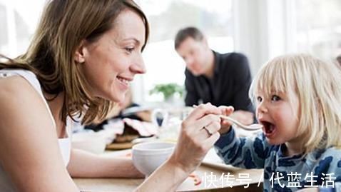 人际交往|长大自私没出息的孩子,吃饭时会有这3种表现,第一种就遭人厌恶