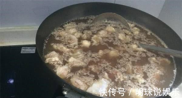 白沫|炖肉出的白沫,是营养还是脏东西切记这一步,猪肉鲜嫩无腥味