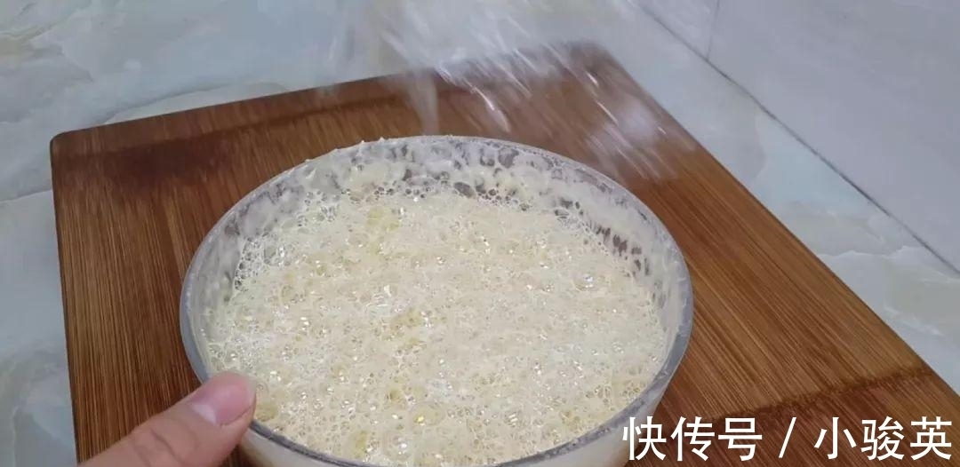 手不沾面|面粉新吃法, 手不沾面, 比油条做法简单, 比馅饼好吃, 越吃越想吃