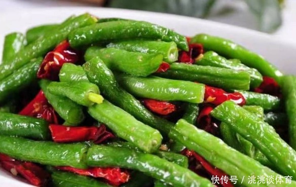 女性不想显老，要多吃以下食物，能美容养颜，提高身体免疫力