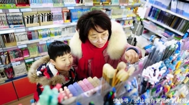 孩子的橡皮|小学生经常嚯嚯的3类文具,第2种下场“最惨”,经常被大卸八块