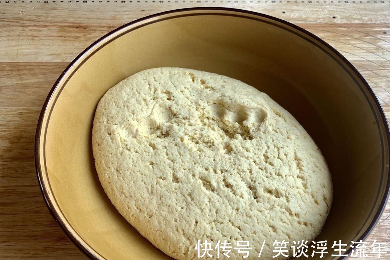 香甜|夏天多吃粗粮好，教你用玉米面做美食，无油无糖，松软香甜超好吃