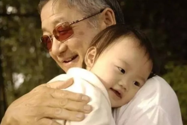 名字|男子姓“死”,给孩子取名全家人犯难,奶奶脱口一名全家拍手叫好