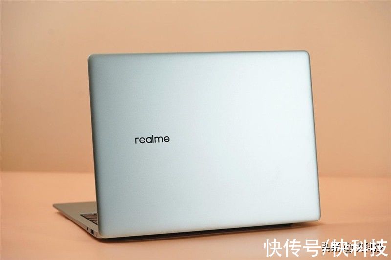 古墓丽影：崛起|可以玩单机大作的轻薄本：realme Book增强版评测