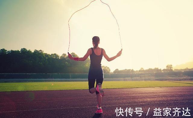 减肥瘦身|跳绳减肥效果非常好,但跳绳前要牢记三点,或许想不瘦都难!