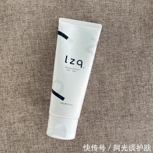 小苏打|挑战全网最好用的洗面奶:洗完皮肤清爽不油腻,值得回购到手软!