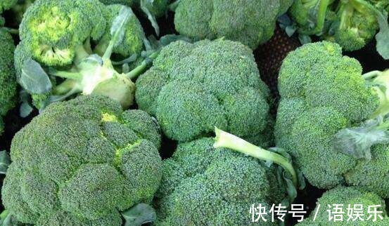 食物|女人不想变老,不妨多吃三种食物,延缓衰老,脸蛋又滑又嫩