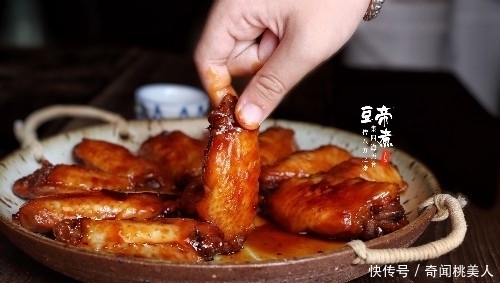 花样|吃腻了可乐鸡翅,跟我换个花样做,一上桌孩子就抢着吃,不信试试