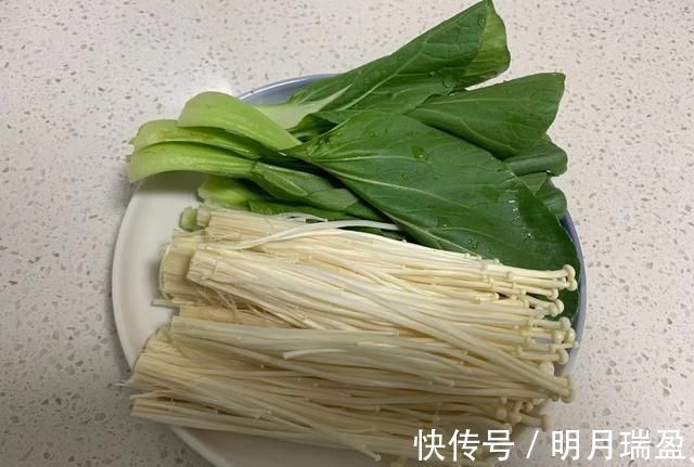 天冷早餐就馋这碗面,10分钟搞定,一碗下肚浑身都暖和,赞