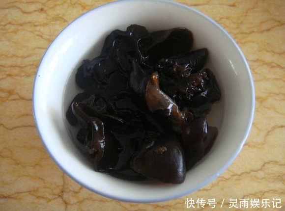 做法|木耳如此做法,反而变成“毒木耳”,很多人不了解,最好告诉家人