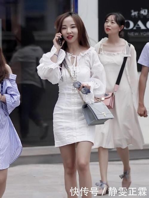 街拍小姐姐绿色的格子西装清爽又帅气,街头风十足