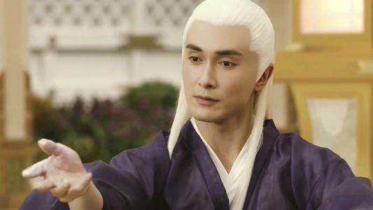 太上老君@有两件天生法宝,一件在女娲娘娘的手里,另一件在太上老君的手里