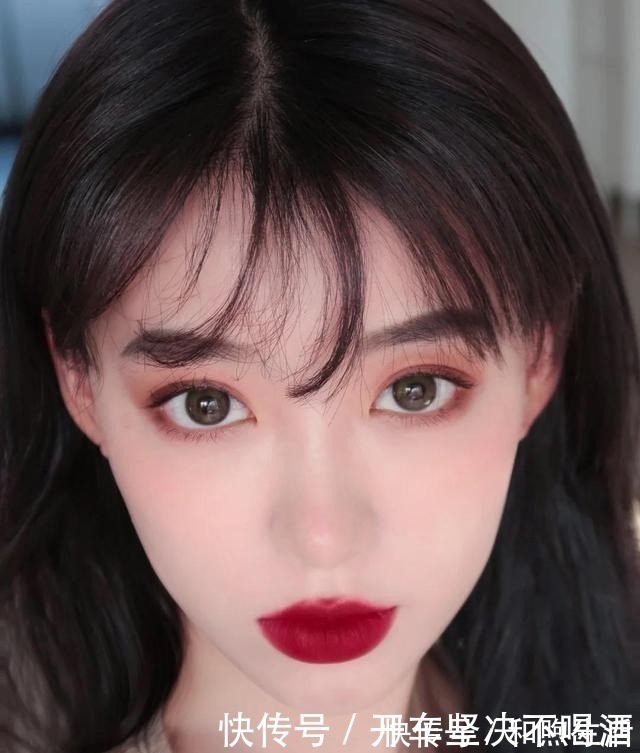 姐妹 黄皮女人口红指南,皮肤不白也可以软萌甜酷任意切换