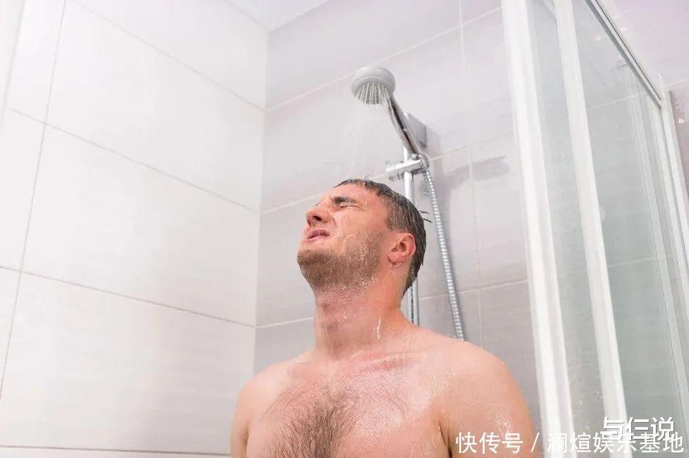 洗完澡|男性洗完澡后,这4件事不建议做,可能你还不知道,不妨了解一下