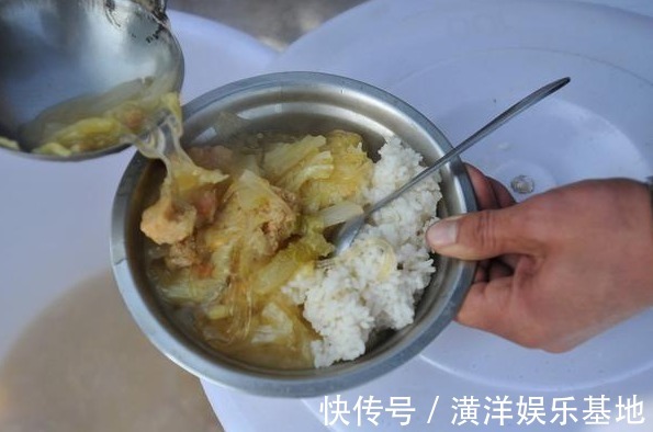 积食|6岁男孩2年没长个,只因爱吃这种饭,儿科医生:很多家长都在喂