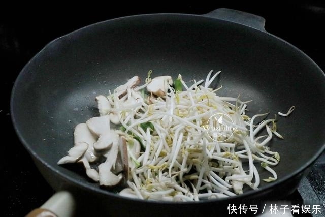 儿子|晒晒我家早餐,不必早起,做法简单5分钟,儿子连吃2大盘