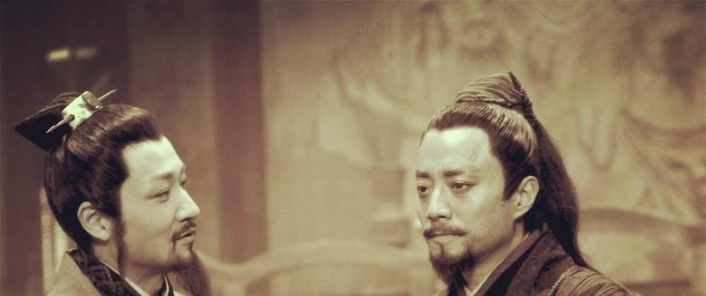 栾廷玉@水浒传中,此人虽是地煞却能战平一位五虎将,其实他沾了林冲的光