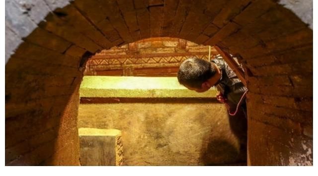 杨氏|贵州挖水库无意发现古墓，墓中棺材钉子竟是纯金的，墓主到底是谁