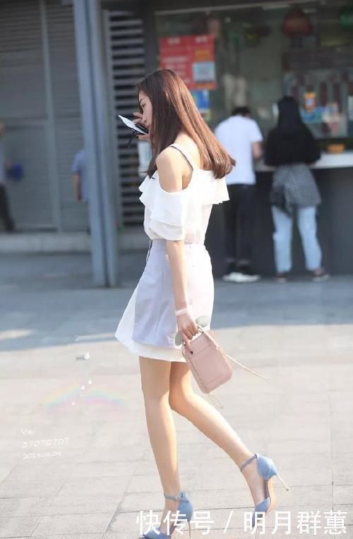 高跟鞋搭配裙子,一种让人无法拒绝的美丽