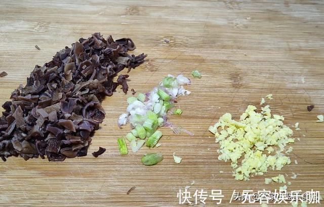 玉米|粤式早茶必点玉米饼,在家做每个才3毛钱,比包饺子简单又超好吃