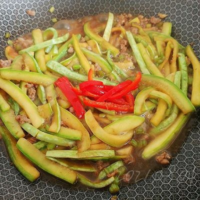 肉酱|香芹肉酱烧瓜条
