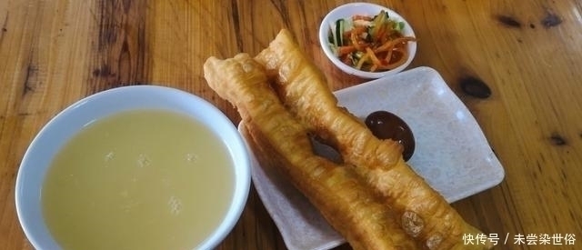 隔夜饭|10岁男孩患肠癌，这三类食物进“黑名单”，医生建议别给孩子吃