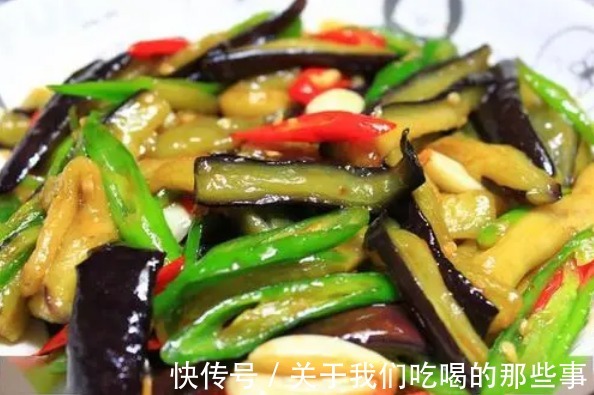 炒茄子|无论茄子怎么炒,别直接下锅,牢记2个技巧,茄子不发黑不油腻