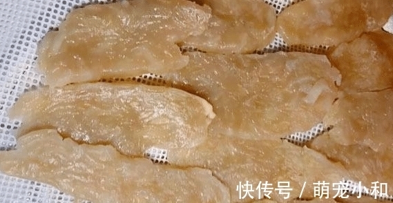 自从学会做这个,我家隔三差五吃,拌一拌上锅一蒸,蘸着料吃,老香了