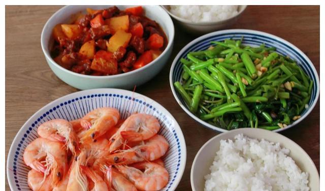 牛腩|出月子后,我做的第一顿午餐,好吃又补身体,还是自己做更合胃口