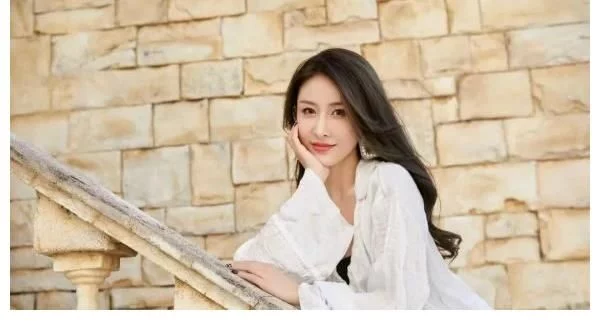 贾青明明长得好看,可演员最怕的就是没有辨识度插图2 贾青明明长得好看,可演员最怕的就是没有辨识度插图2