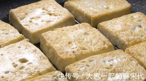 不粘|煎豆腐，不要直接下锅煎，牢记5个诀窍，不粘锅不易碎，外酥里嫩