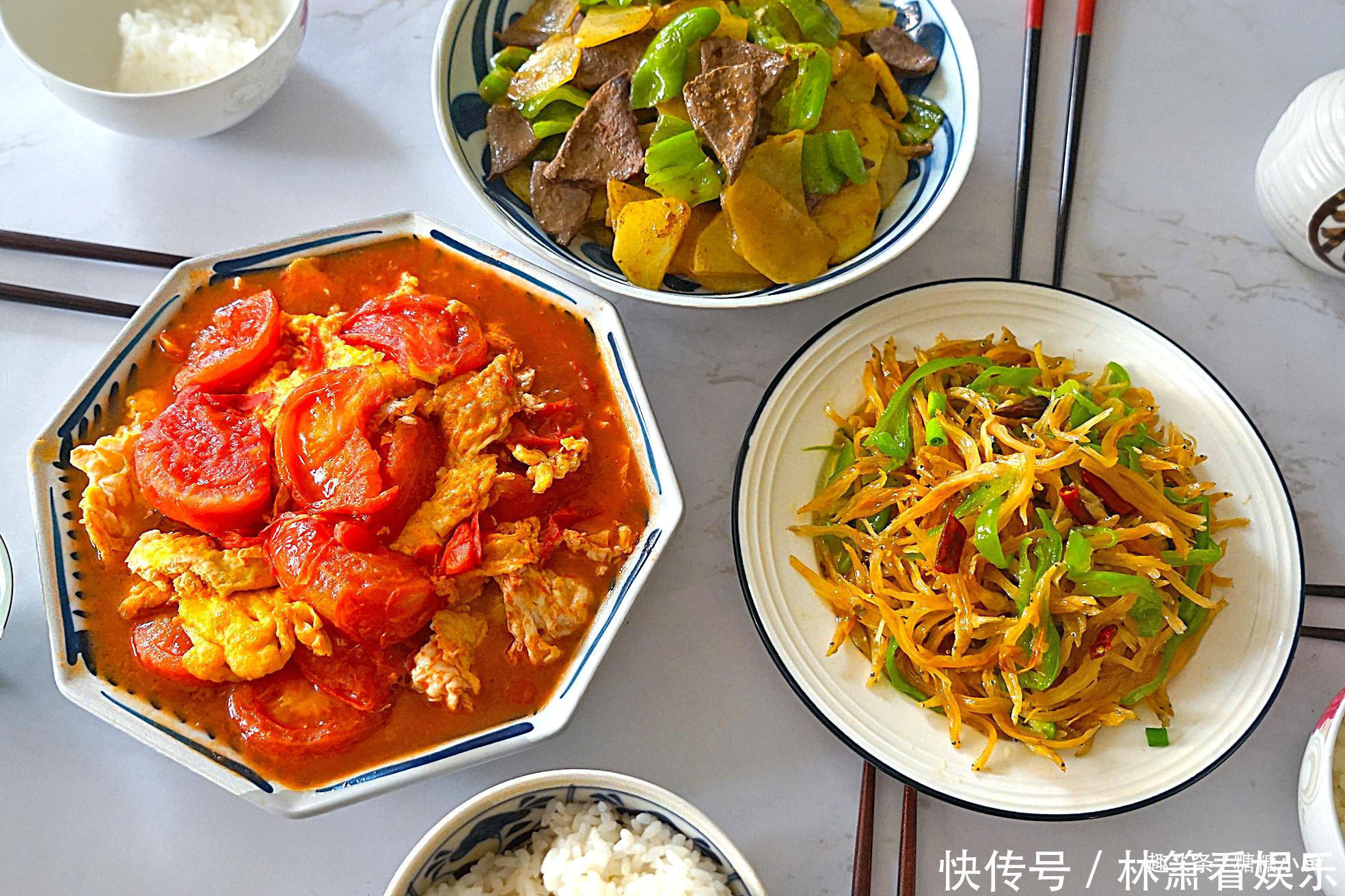 一家四口人，午餐只炒了三道菜，婆婆说比吃大鱼大肉更对胃口