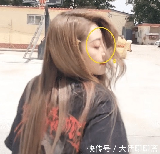 鼻梁骨|喻言“男友视角”拍视频，扭头时的鼻梁骨又矮又粗，让人后悔投票