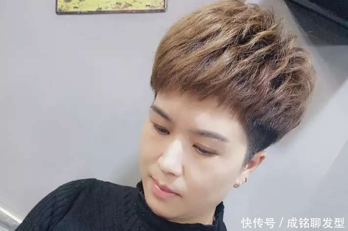 长脸最适合的9款短发,简约时尚好打理,精致优雅又有女人味