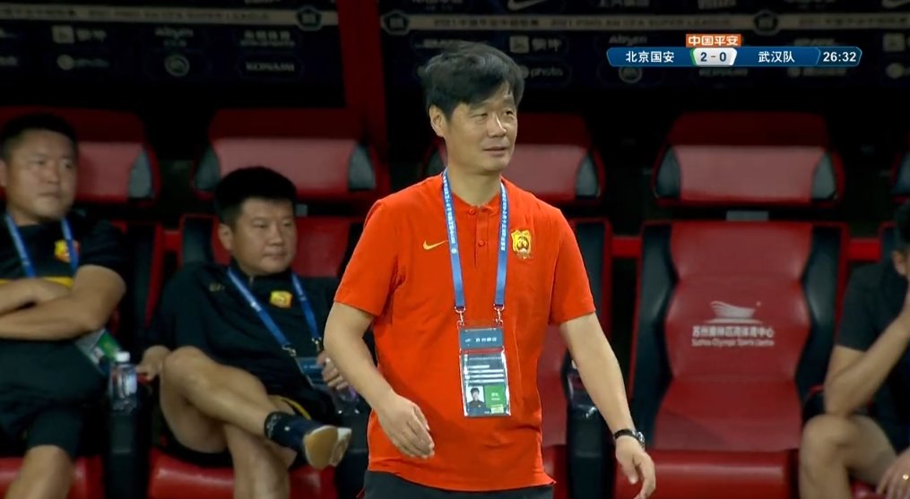北京国安队|国安2-1！巴坎布双响很愉快！李霄鹏一脸懵逼，李金羽翘着二郎腿