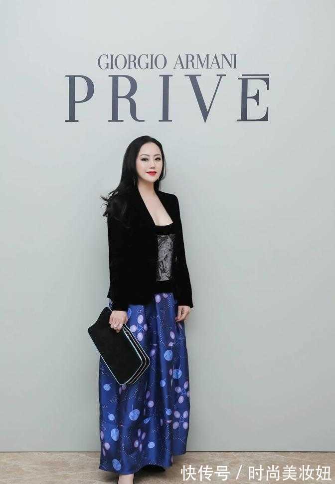 半身裙|章小蕙气质真学不来,穿西装配波点裙高贵华丽,骨子里的贵气