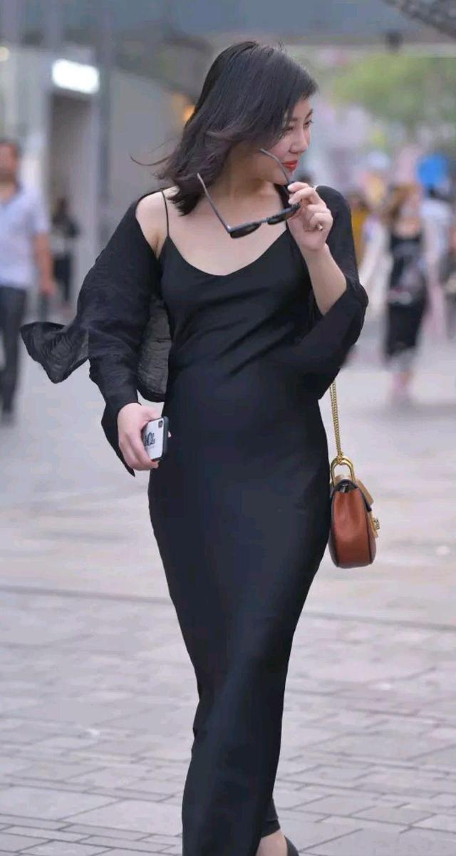 连阿姨都能打扮很这么精致,你还有什么理由不去学习