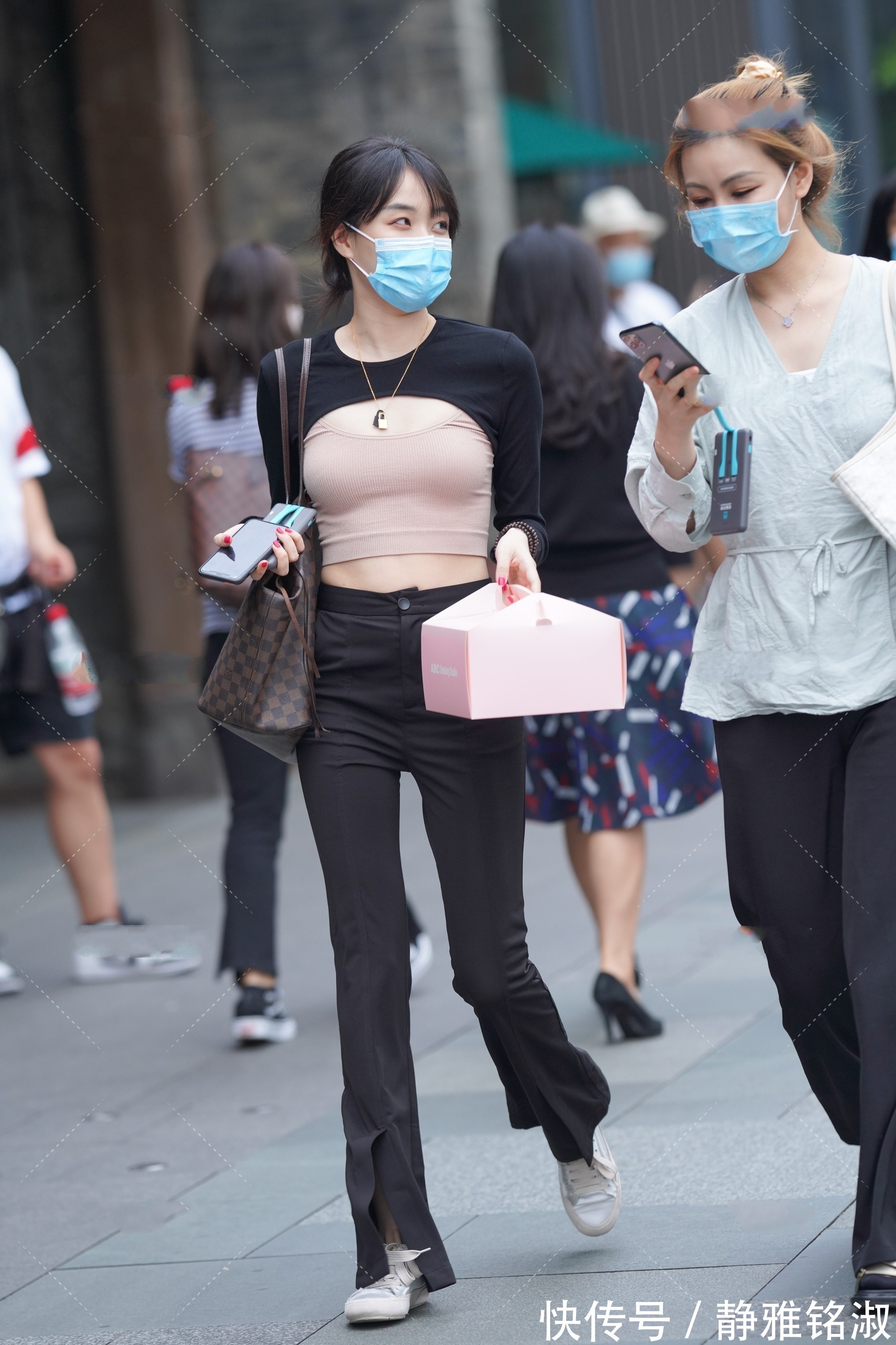 高级感|叠穿的技巧高级感十足, 简单的颜色也具有时尚范儿