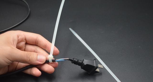 根部|电线插头根部折断了可以这样处理,立马又像新的耐用,涨知识了