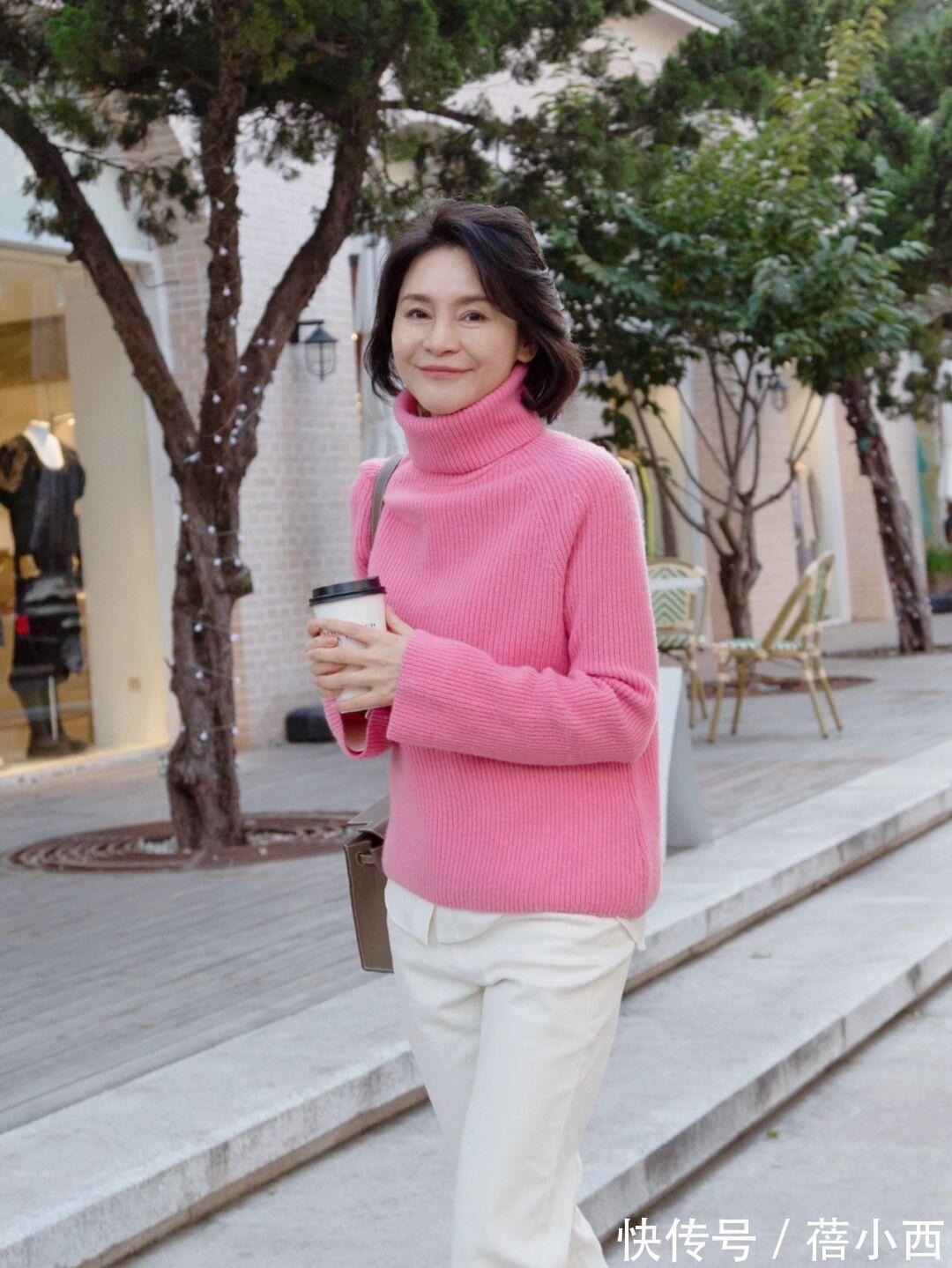 包臀裙|奔四奔五的女性建议多穿毛衣,不用贵但要会搭配,优雅感信手拈来