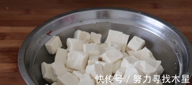 肉末|豆腐这样做真好吃，简单一做，豆腐嫩而不碎，越吃越上瘾！