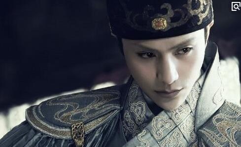 秉笔太监|大臣上奏希望皇帝能上朝，魏忠贤一转述，皇帝便仗责他八十