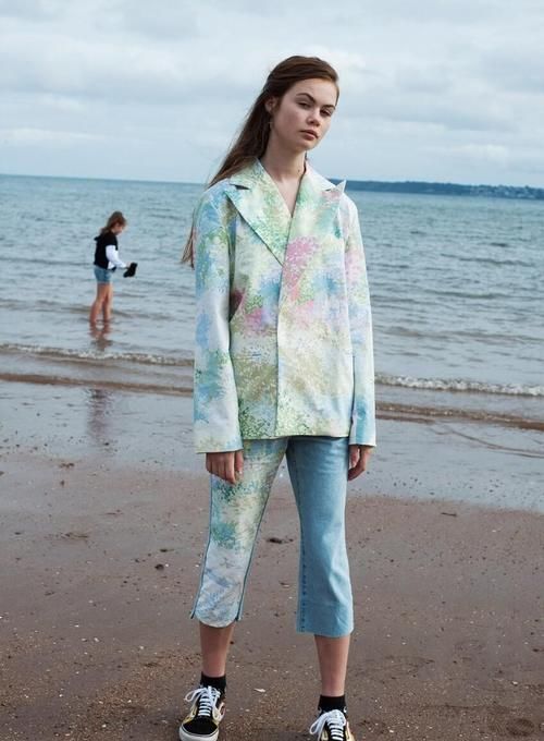 春天告别五彩斑斓的黑，渐变色才是正确打开方式，明媚又甜美