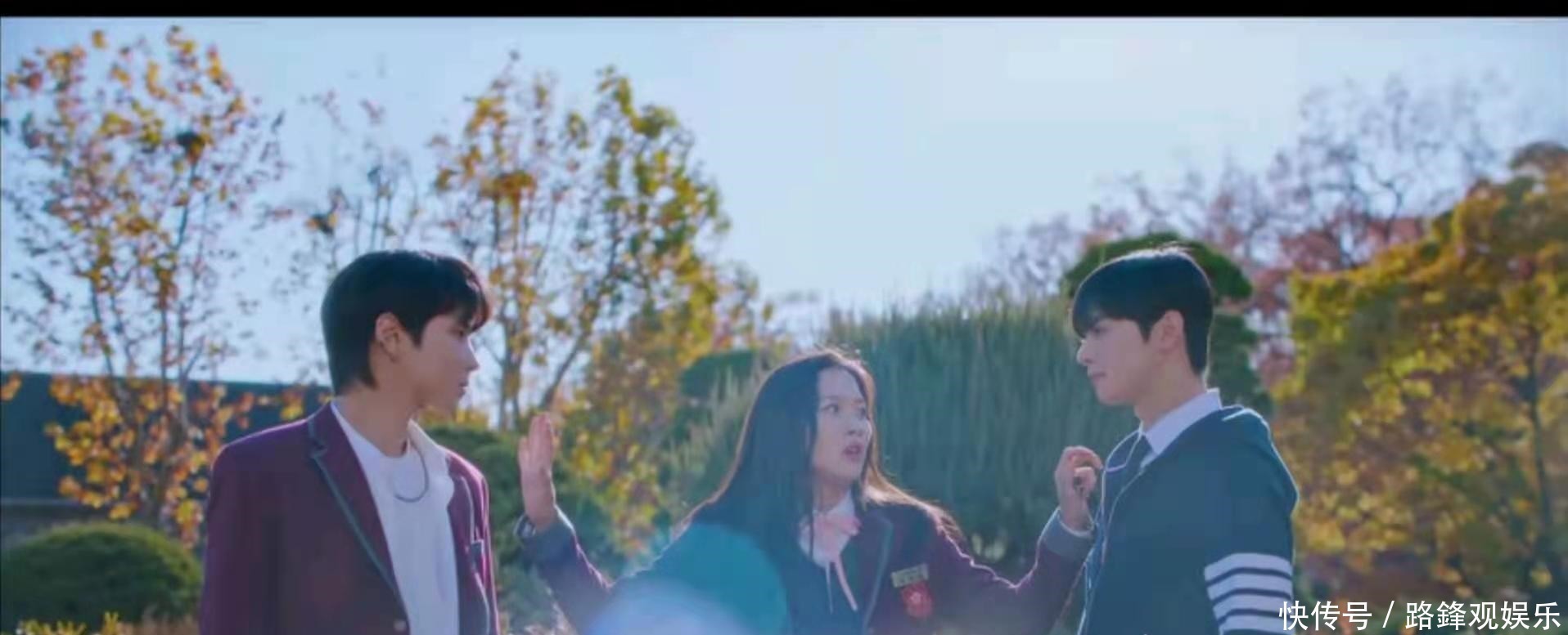 《女神降临》文佳煐素颜被车银优发现、还误撞黄仁烨