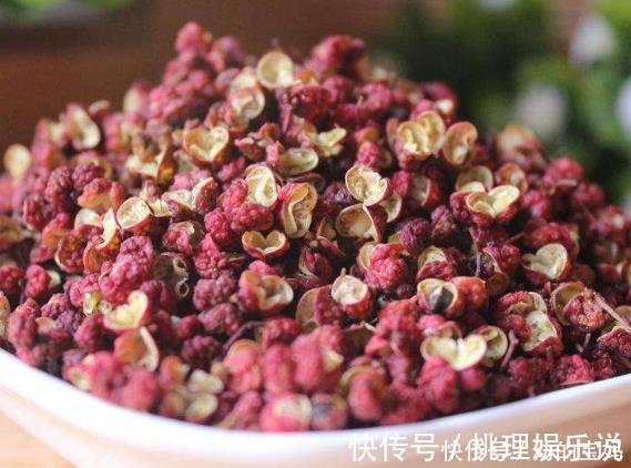 营养成分|睡前肚脐眼里放入“花椒”,坚持一周,3件好事可能会不请自来!