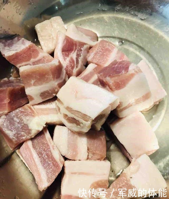 不管是烧啥肉,只要别放这种香料,肉越炖越香,不柴不油腻